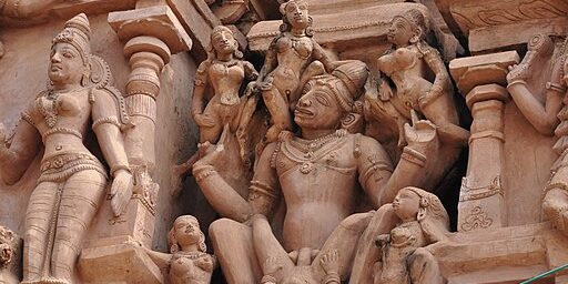 Sex_statue_in_temple